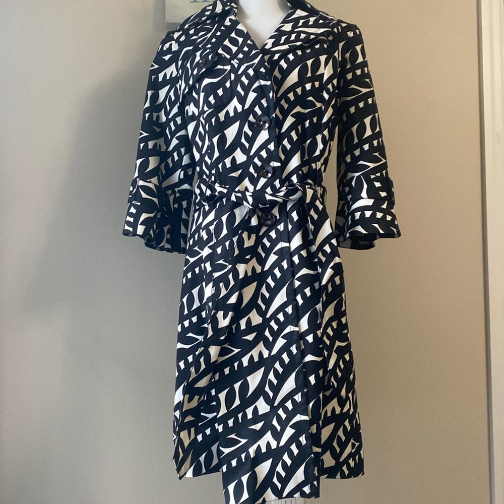 Nine West Trench Coat leaf design with belt